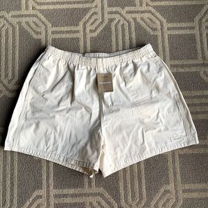 NWT Patagonia Women's Funhoggers 4" Shorts Size Large  (Undyed Natural)